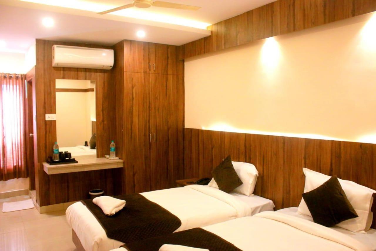 Hotel Sakura Inn Hosur Exterior photo